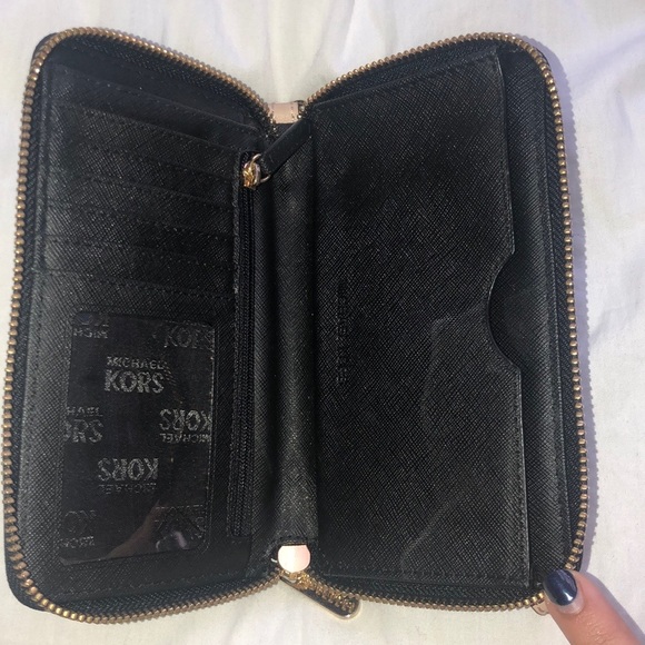 Michael Kors wallet - Picture 4 of 4